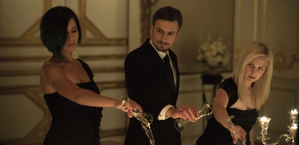 Pussy Riot faz participação em "House of Cards"; veja fotos exclusivas