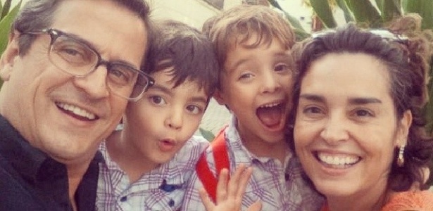 Mímico diverte ao simular ida ao banheiro no "Bem Estar": "Sou exagerado"