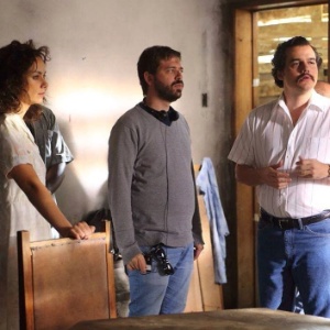 "Série é nobre como cinema", diz diretor de Narcos e O Lobo Atrás da Porta