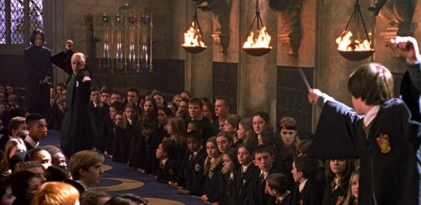 Por R$ 995 fãs de Harry Potter poderão jantar no grande salão de Hogwarts